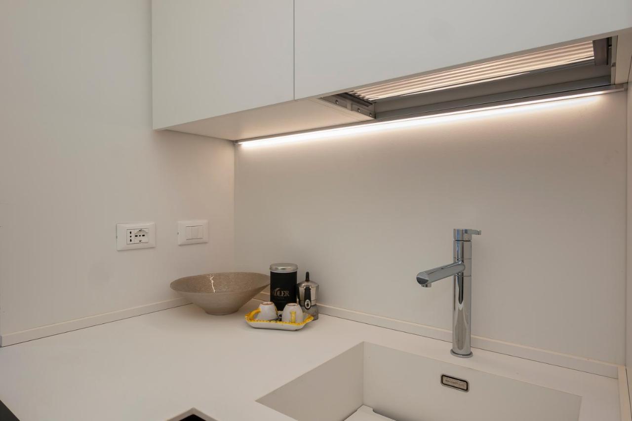 Luxury Apartment Near Arco Della Pace Guerrazzi 9 Milan Exterior photo